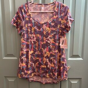 NWT XS Lularoe Classic Tee
